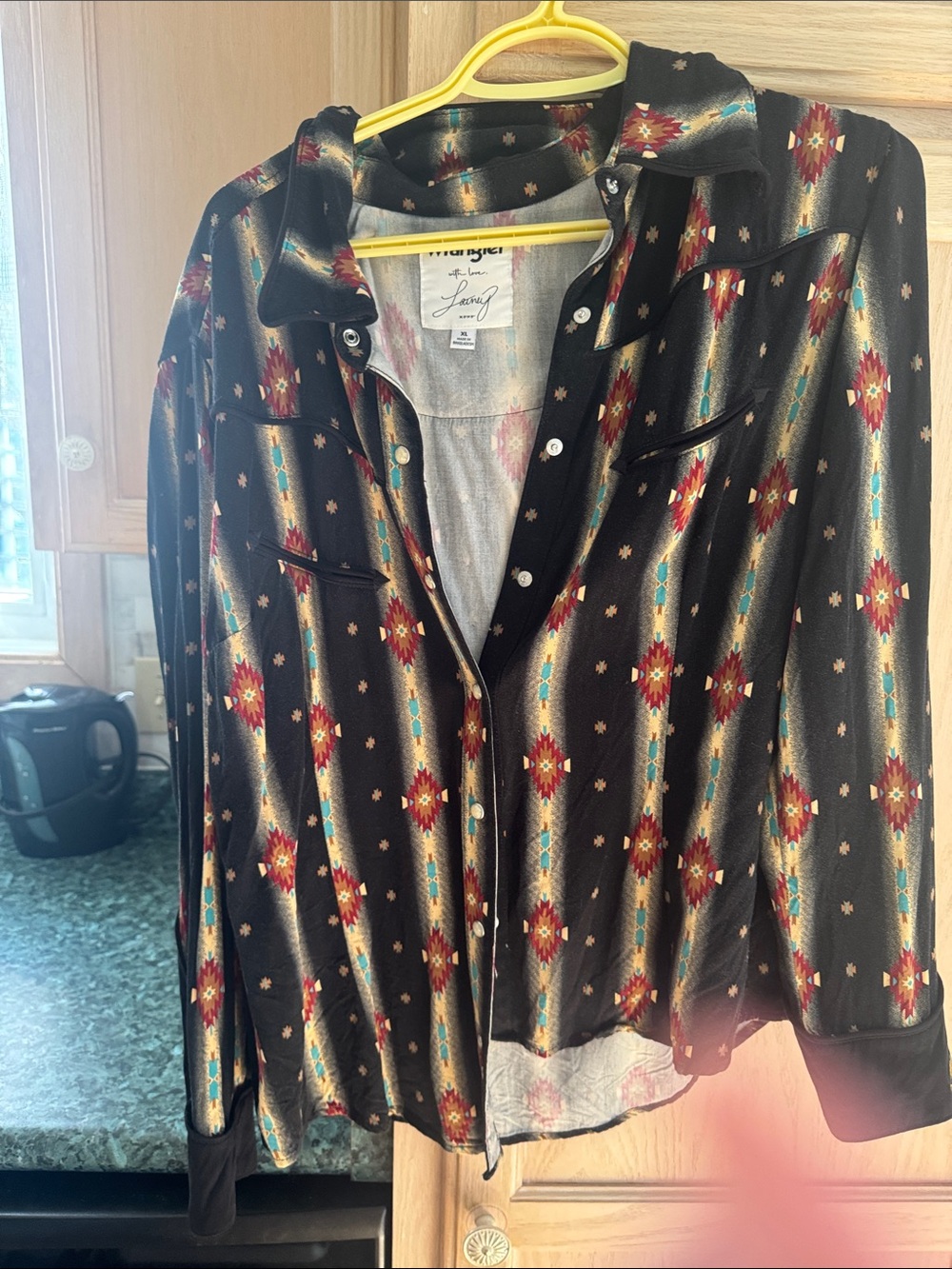 Wrangler Women's Black Southwestern Print Button-Up Shirt Jacket( Lainey Wilson)